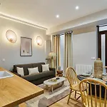 Apartment 1 Bedroom Center Of Paris By Studio Prestige