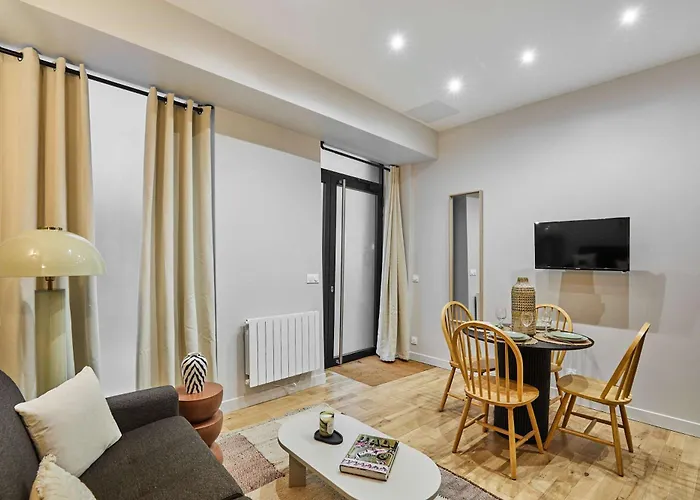 Apartment 1 Bedroom Center Of Paris By Studio Prestige